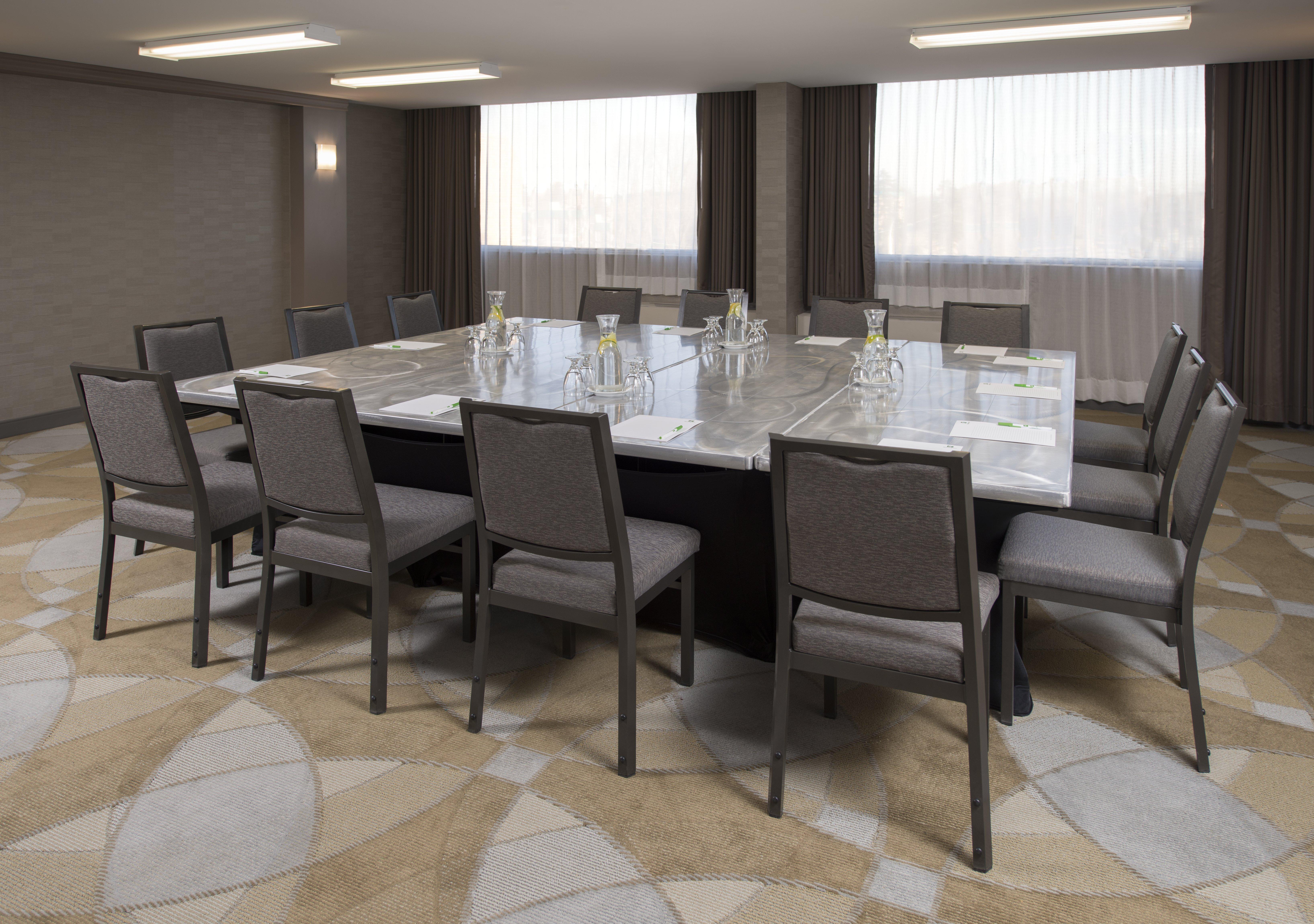 Winnipeg-south By Ihg Hotel 3*